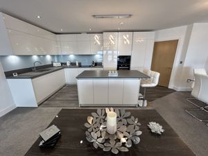 Photo 14- click for photo gallery